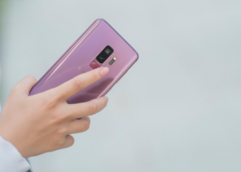 Người dùng iPhone có thể đến Viettel Store lên đời Galaxy S9 một cách dễ dàng