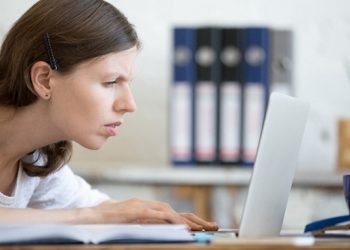 Gợi ý những cách giảm mỏi mắt khi ngồi máy tính thường xuyên