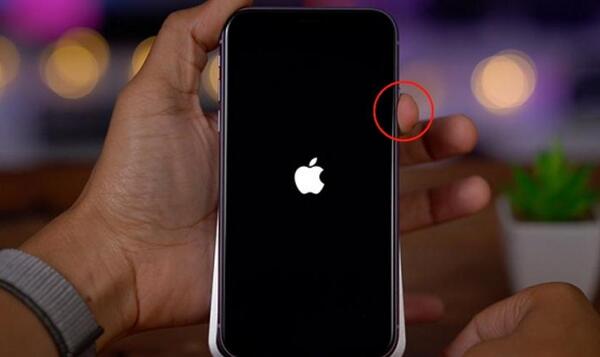 cách mở nguồn iphone