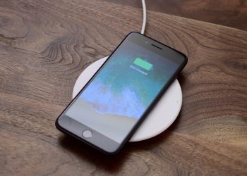 Với hệ điều hành mới, iPhone 8 Plus có khả năng sạc nhanh hơn khá nhiều