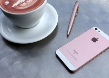 iPhone SE đang được bán tại Viettel Store với mức giá 9.490.000đ