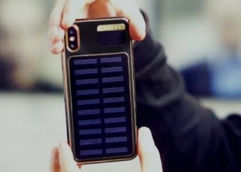 Xuất hiện chiếc iPhone X sạc bằng năng lượng mặt trời cực chất