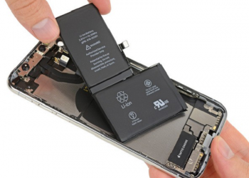 Khi khám phá iPhone X, chúng ta sẽ phải bất ngờ khi thiết bị sở hữu đến 2 viên pin