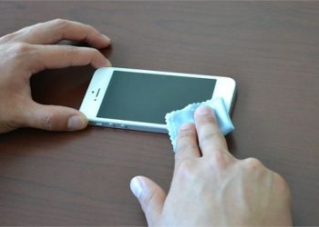 Những mẹo hữu ích giúp làm mờ vết xước trên màn hình điện thoại