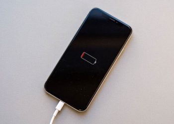 Nguyên nhân và cách khắc phục lỗi pin iPhone tụt ầm ầm
