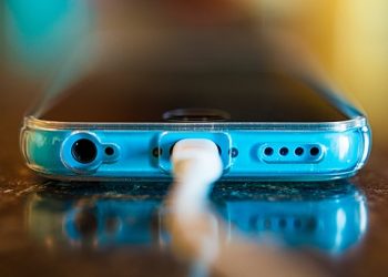 Bạn có chắc mình đang sạc pin điện thoại đúng cách?
