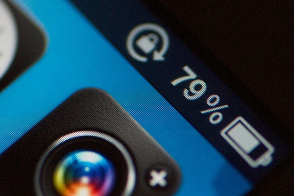 Không nên sạc điện thoại qua đêm hay khi đã đầy 100% Không nên sạc điện thoại qua đêm hay khi đã đầy 100%