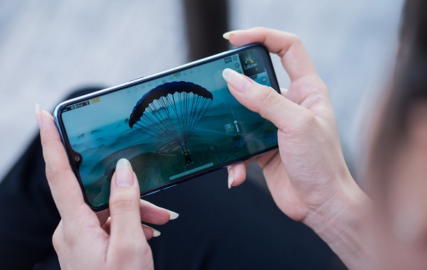 Vi xử lý đến từ Qualcomm sẽ hỗ trợ khả năng tối ưu hóa khi chơi game tốt hơn Vi xử lý đến từ Qualcomm sẽ hỗ trợ khả năng tối ưu hóa khi chơi game tốt hơn