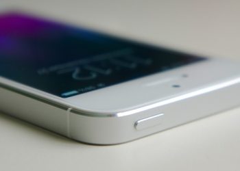 MẸO đơn giản giúp khởi động iPhone khi nút nguồn hỏng