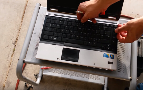 Cách vệ sinh laptop 5 Cách vệ sinh laptop 5