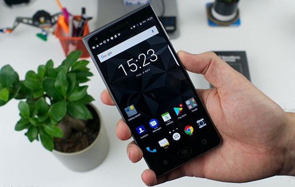BlackBerry Motion là chiếc điện thoại chống nước pin khủng