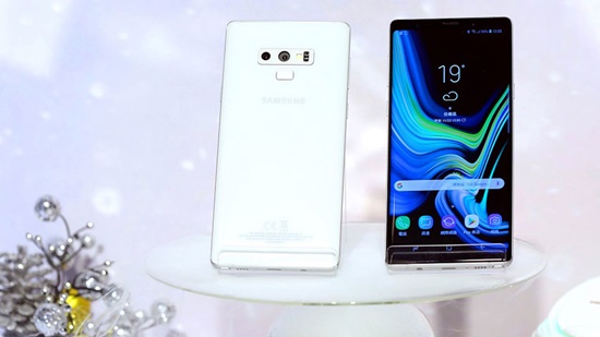 Các màu truyền thống là Metallic Copper, Lavender Purple, Ocean Blue, Midnight Black và Cloud Silver Các màu truyền thống là Metallic Copper, Lavender Purple, Ocean Blue, Midnight Black và Cloud Silver