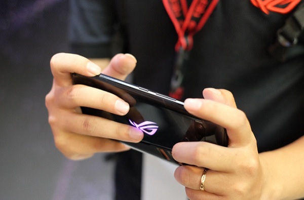 Smartphone được thiết kế dành cho game thủ
