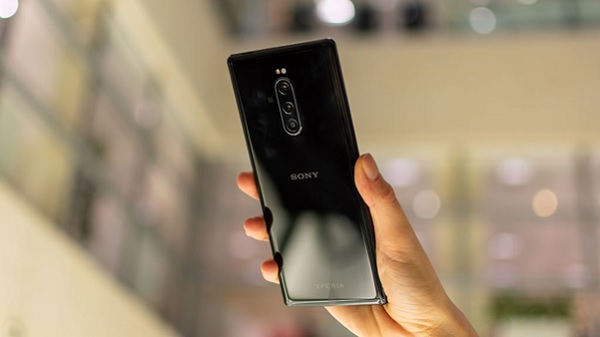 Cụm 3 camera sau đều có độ phân giải 12MP Cụm 3 camera sau đều có độ phân giải 12MP