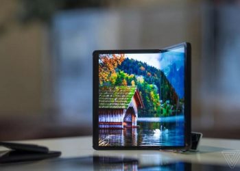 Chỉ 1.000 USD đã có thể mua được smartphone màn hình gập của TCL