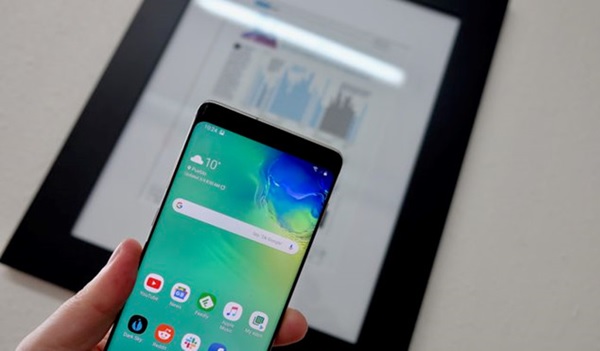 Màn hình Galaxy S10, S10+ sau khi ẩn camera trước Màn hình Galaxy S10, S10+ sau khi ẩn camera trước