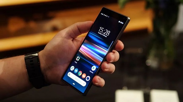 Sony Xperia 10 Ultra vẫn sẽ duy trì tỉ lệ khung 21:9, với màn hình “mở rộng” thêm 0.5 inch so với Xperia 10 Plus