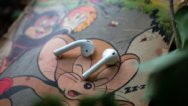 Tai nghe không dây AirPods thế hệ 2 được tích hợp chip Apple H1