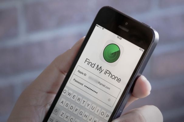 Đăng nhập tài khoản iCloud của bạn vào thiết bị Apple khác để xóa iPhone từ xa