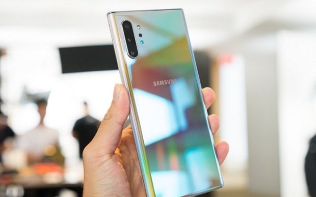 Màu sắc thời trang phù hợp cho cả người dùng nữ