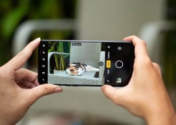 Các smartphone sở hữu camera tele còn được hỗ trợ rất nhiều từ thuật toán thông minh