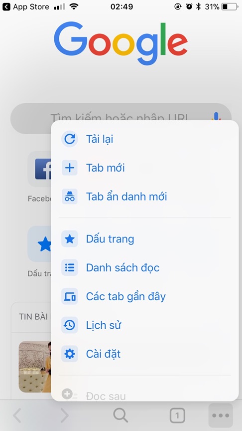 Tại Chrome cho iOS vào mục 3 chấm ở góc dưới màn hình sau đó vào Cài đặt