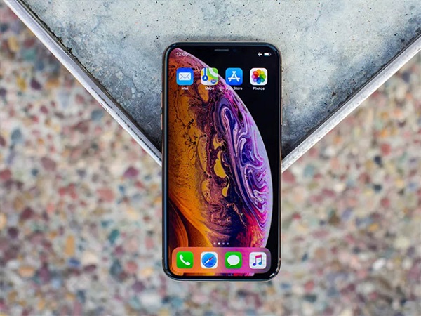 Sở hữu màn hình notch tai thỏ tương tự như iPhone 11