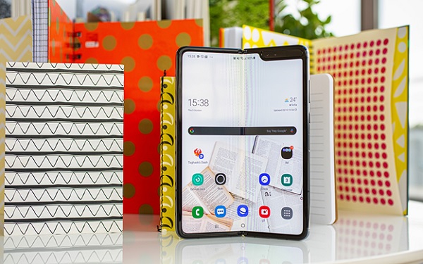 Galaxy Fold ấn tượng với màn hình gập