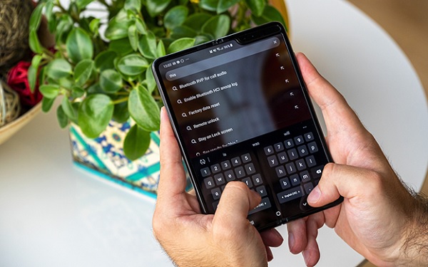 Màn hình rộng nhưng vẫn rất thoải mái khi sử dụng.