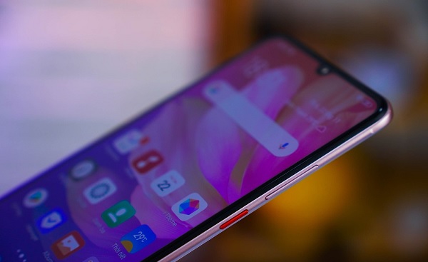 Vivo S1 Pro được trang bị viên pin khủng 4.500 mAh và sạc kép siêu nhanh 18W
