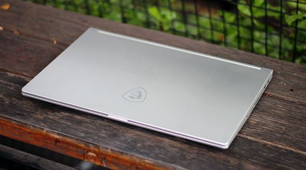 Prestige PS42 i5 8250U sở hữu thiết kế vô cùng bắt mắt.