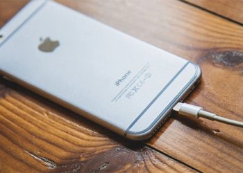 Với lỗi không nhận sạc iPhone hầu hết không cần thay pin mới