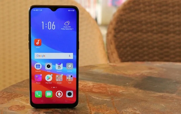 Thiết kế OPPO A1k tuy đơn giản nhưng tinh tế và hiện đại