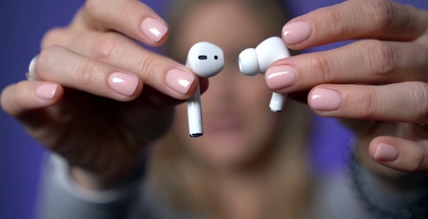 Tai nghe Airpods 2 bên trái và AirPods Pro có thiết kế khác nhau.