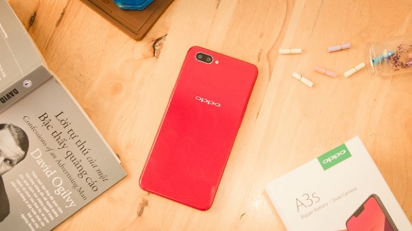 So sánh OPPO A3s với OPPO A1k về thiết kế và màn hình