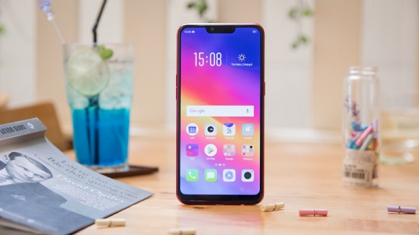Màn hình của A3s to hơn 1 chút so với A1k