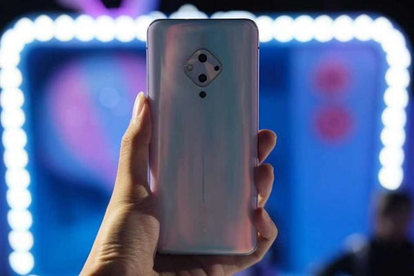 Vivo S5 sử dụng con chip mạnh mẽ Snapdragon 712 của Qualcomm
