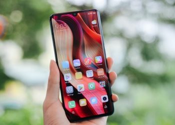 Trên tay Xiaomi Mi CC9 Pro tại Việt Nam – giá 11 triệu, camera 108MP đầu tiên trên thế giới