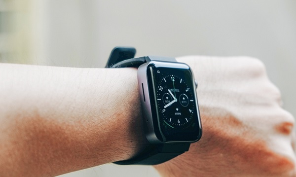 Trên tay Xiaomi Mi Watch về thiết kế 