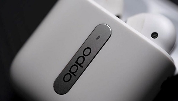 OPPO Enco Free được bán với giá khá mềm 2,7 triệu đồng và lên kệ vào tháng 1 năm sau
