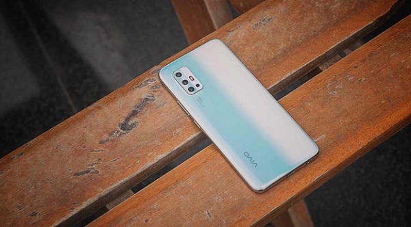 Vivo V17 tích hợp cảm biến vân tay dưới màn hình và nhận diện khuôn mặt
