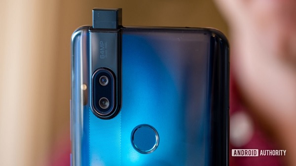 Camera selfe thò thụt dạng pop up