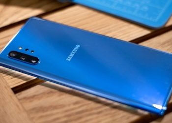 Trên tay Galaxy Note 10+ màu Xanh Aura đẹp hút hồn, hoàn mỹ “không góc chết”