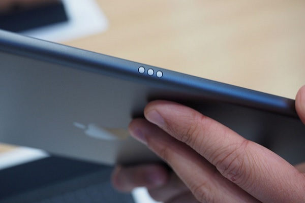 Chân cắm Smart Connector trên iPad 7 2019