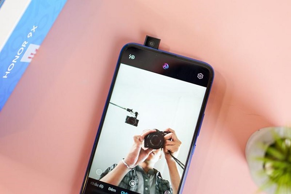 Honor 9X được trang bị camera selfie thò thụt 16MP