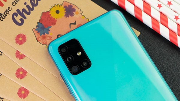 Hệ thống 4 camera hoành tráng, thiết kế theo xu hướng khung hình chữ nhật