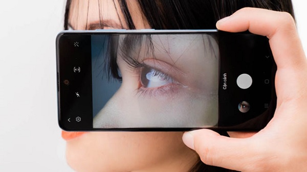Camera marco chụp cận cảnh góp phần tạo nên những bức ảnh đậm chất nghệ thuật