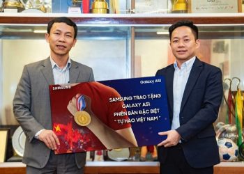 Samsung tặng Galaxy A51 Phiên bản đặc biệt “Tự Hào Việt Nam” cho Đội tuyển Bóng đá Nam và Nữ vừa đoạt Huy Chương Vàng tại SEA GAMES 2019