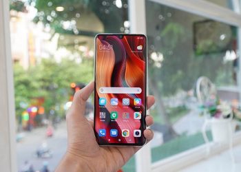 Chất lượng màn hình hiển thị đẹp, hỗ trợ cả chế độ nền tối và chế độ mắt.