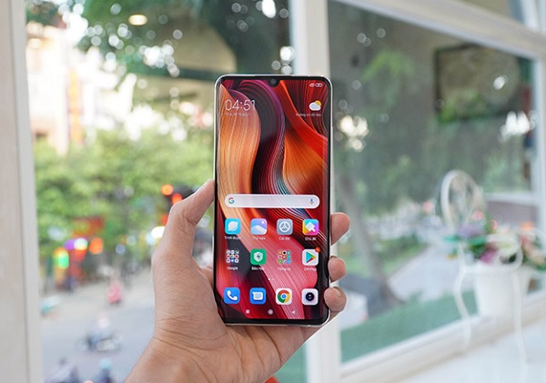 Chất lượng màn hình hiển thị đẹp, hỗ trợ cả chế độ nền tối và chế độ mắt.